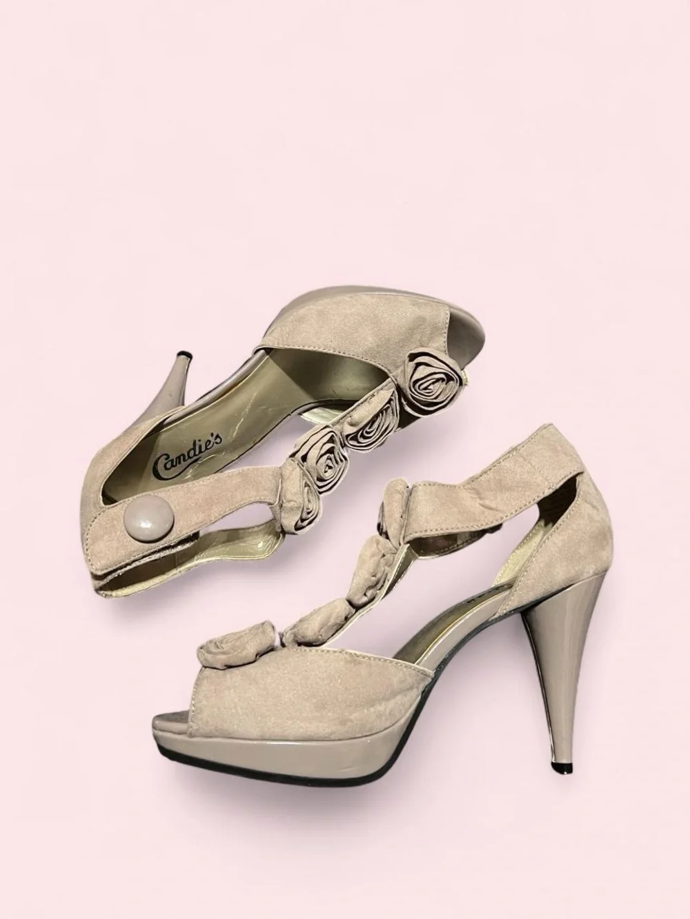 Size 7 Ladies Gray Floral Accent Peep-Toe Heels